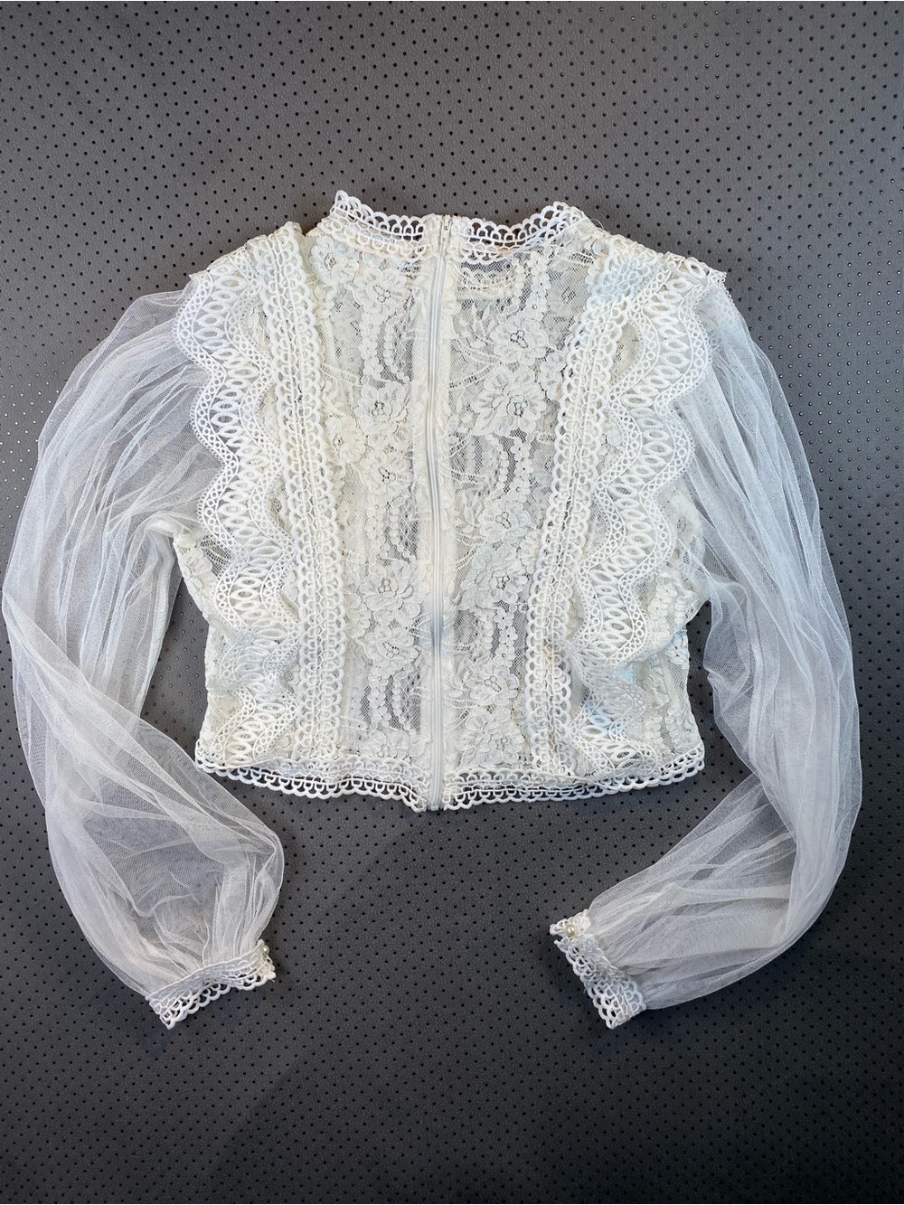Victorian Romantic Boho Lace White Puff-Sleeve Blouse - Picture 3 of 9